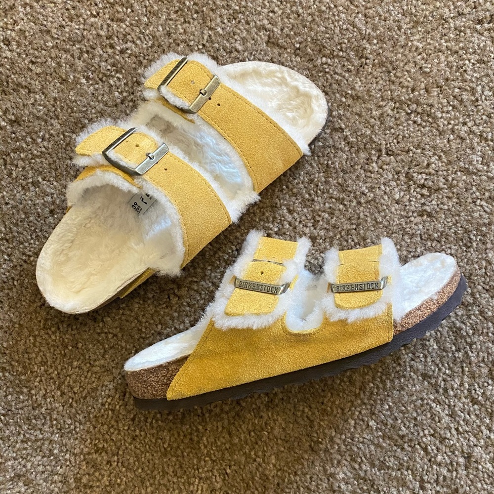 Birkenstock - Arizona Fir in Suede Ochre